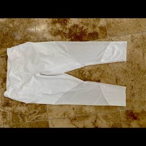 Athleta Size Medium Crop Leggings